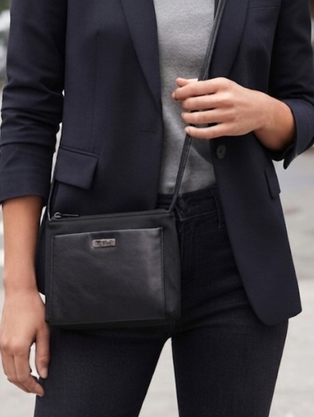 Vintage Tumi Black Leather & Ballistic Nylon Crossbody Bag